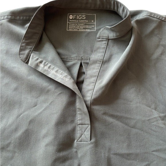 Figs Scrubs Top Women’s Size Medium Style Rafaela - Picture 2 of 6